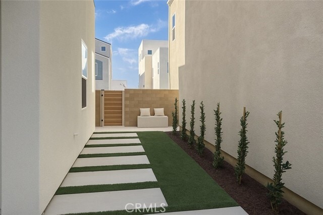 Building Photo - 179 Sawbuck