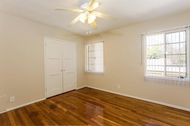 Building Photo - 2.0 bedroom in Pasadena California 91106