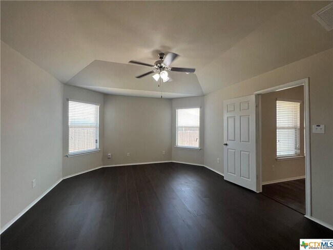 Building Photo - 208 Christopher Dr