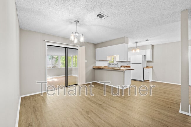 Building Photo - 329 Springdale Cir