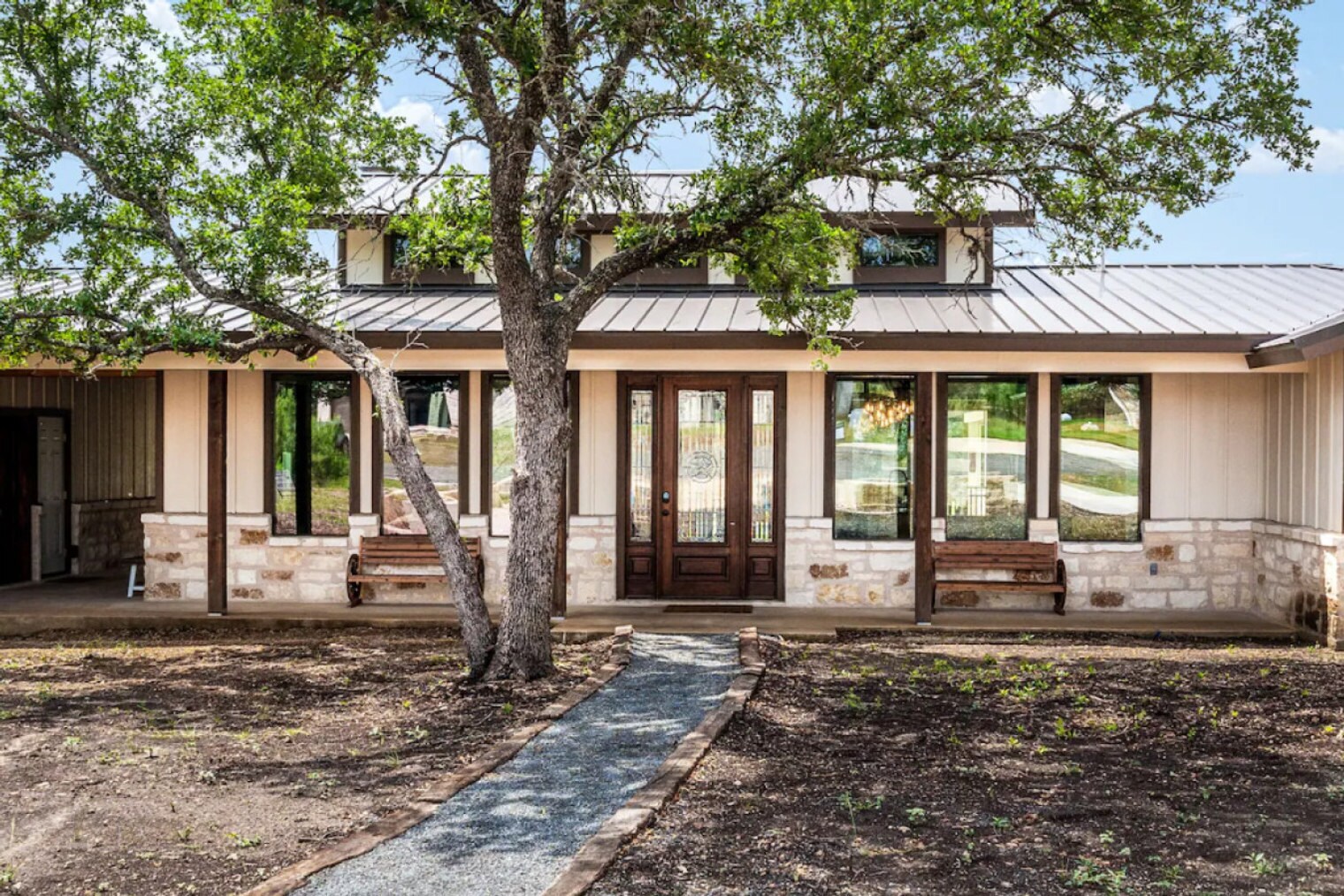 Building Photo - 1802 Mountain Vly Dr