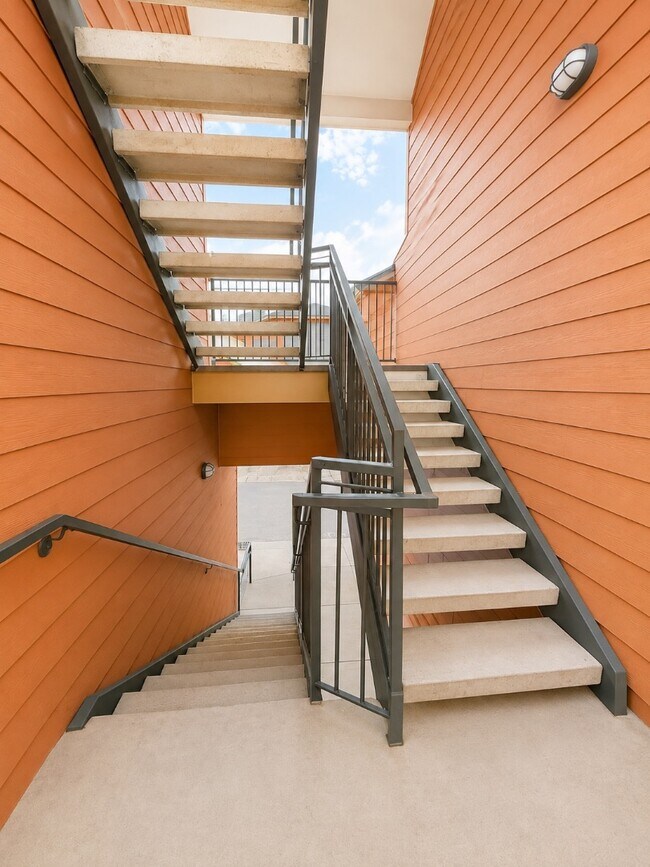 Building Photo - 6800 N Spurwing Loop