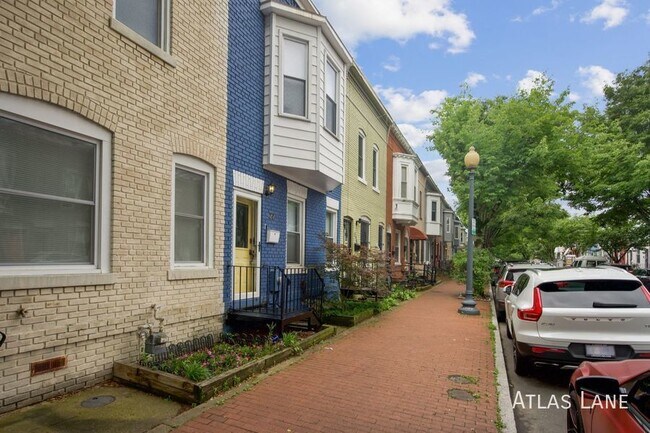 Building Photo - Waking Distance to Noma Metro Station and ...