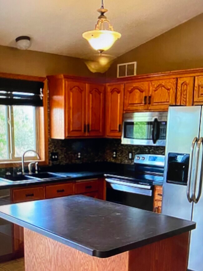 Building Photo - 6609 Black Spruce St