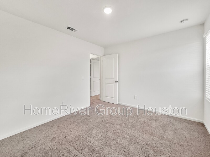 Building Photo - 3602 Bishop Ter Dr