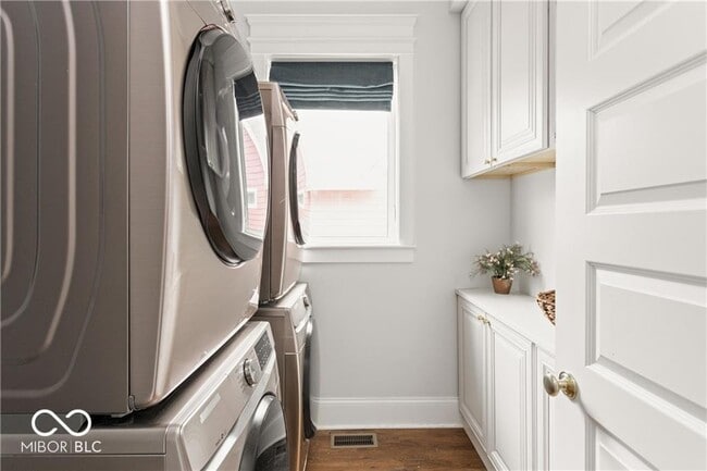 Building Photo - 929 Sanders St