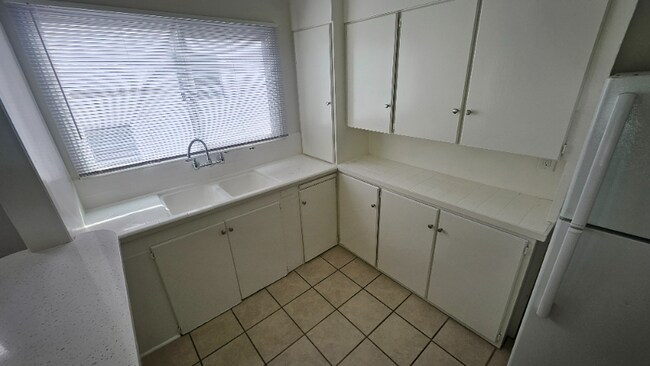 Building Photo - 228 S Tower Dr