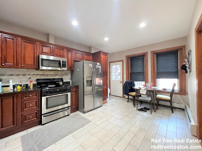 Building Photo - 655 Washington St