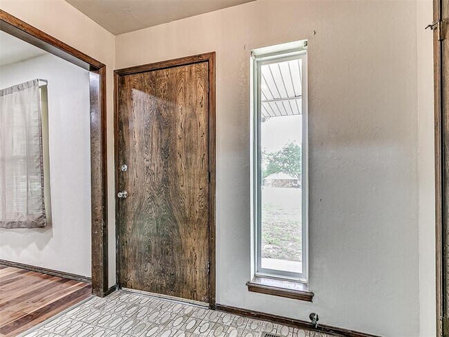 Building Photo - 1170 Mockingbird Cir