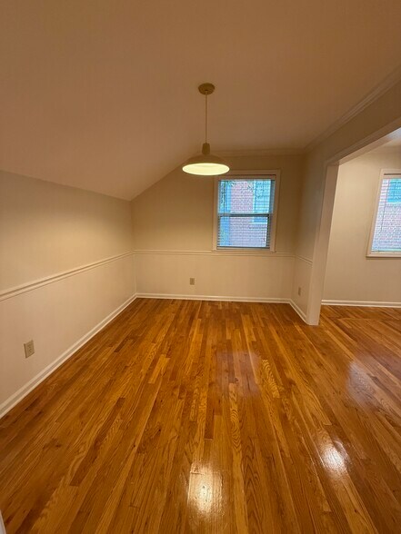Dining - 2808 10th Ct S