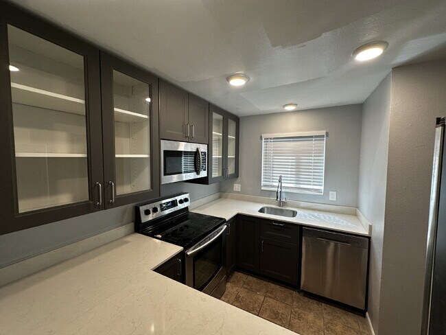 Building Photo - "Charming 2-Bed Retreat with Hardwood Floors in Golden, CO!"