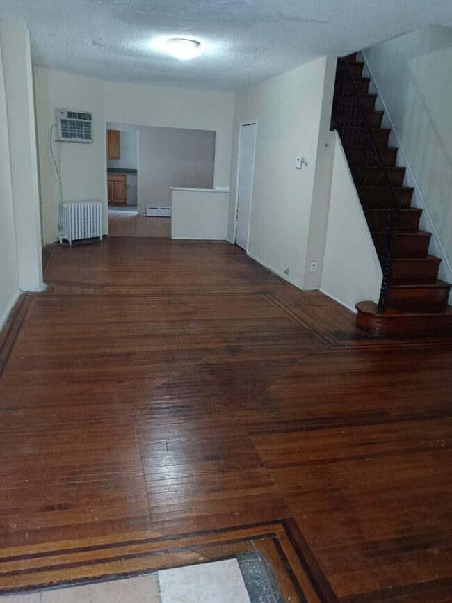 Building Photo - Prime East Kennsington