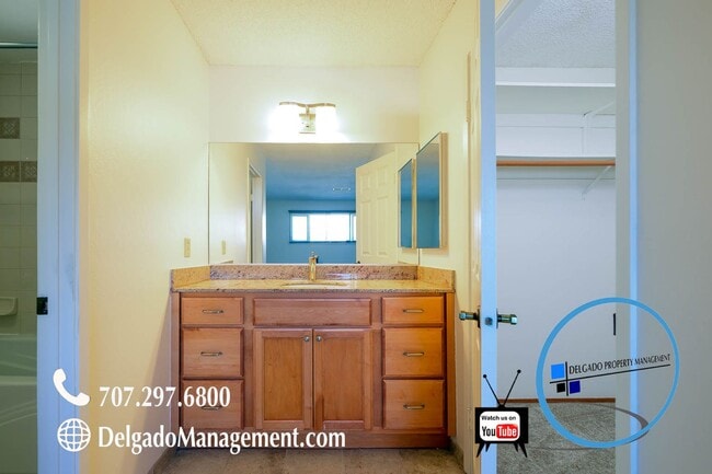 Building Photo - Benicia! 4BD/2.5BA! Available now!