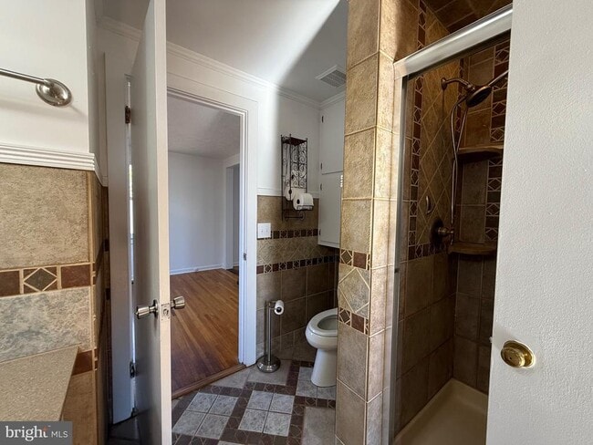 Building Photo - 820 Ridgeview Rd