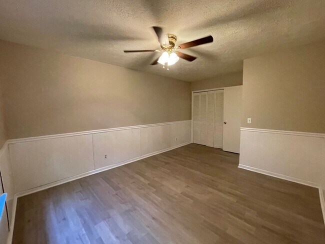 Building Photo - Home For Rent