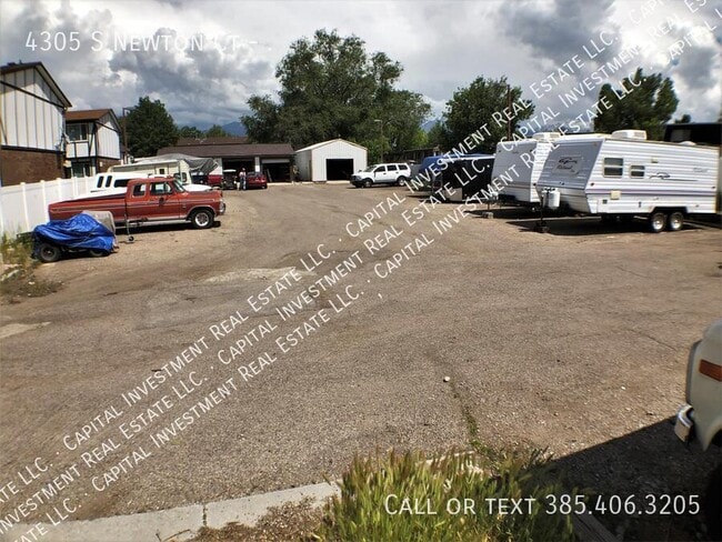 Building Photo - 4305 S Newton Ct