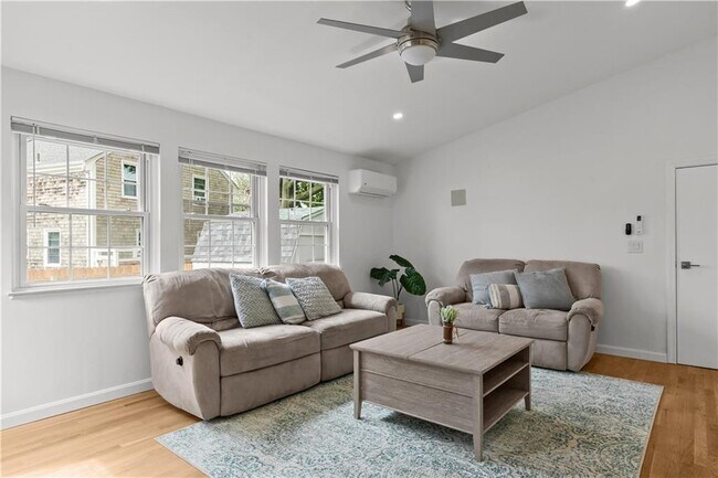 Building Photo - 12 Granada Ter