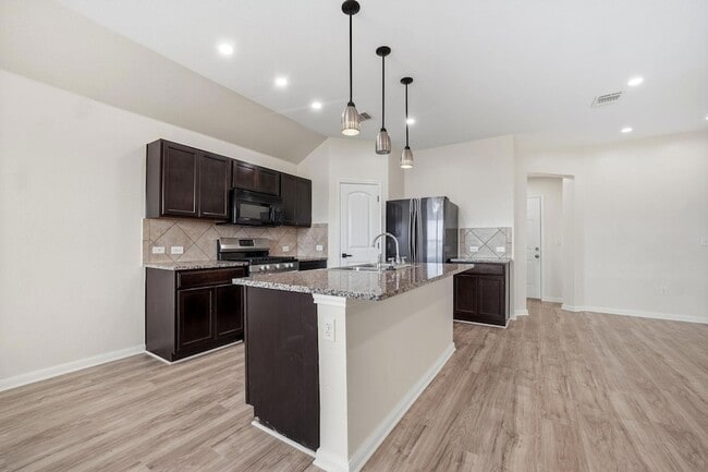 Building Photo - 197 Voss