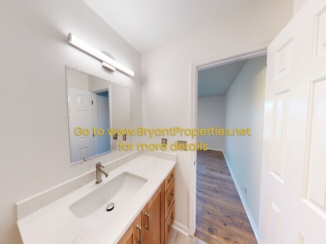 Building Photo - Donelson - Airport - Percy Preist Lake Area