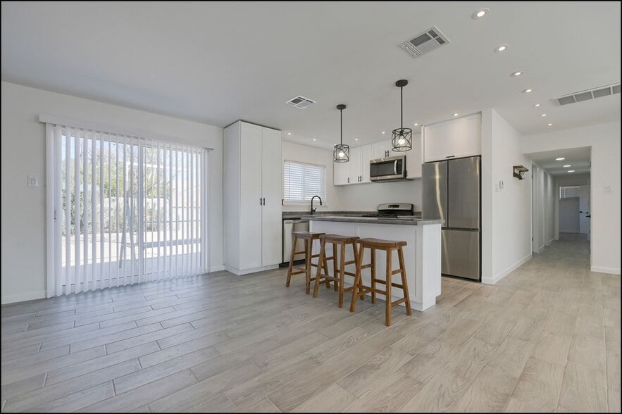 Building Photo - 8617 Darlina Dr