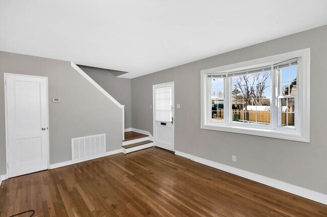 Building Photo - 207 Windham St SE