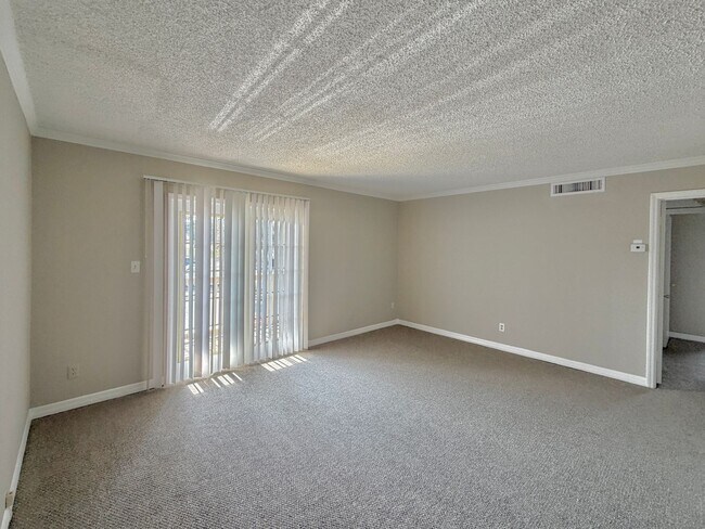 Building Photo - 2B/1B Condo 12 min from Orlando downtown