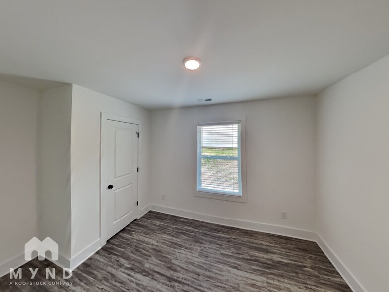 Building Photo - 1506 Collinston Dr