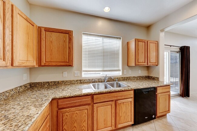 Building Photo - Beautiful Anthem Highland 3 Bedroom Home!
