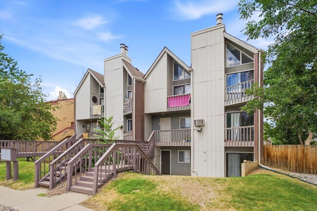 Building Photo - 2019 Grove St