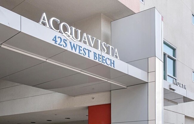 Building Photo - 425 W Beech St