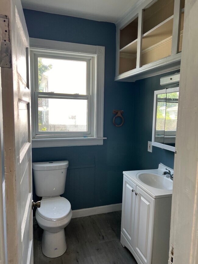 Building Photo - 8 Sayles Ave