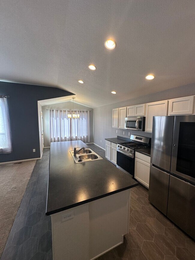 Building Photo - Beautiful 4bdrm Home In Severance