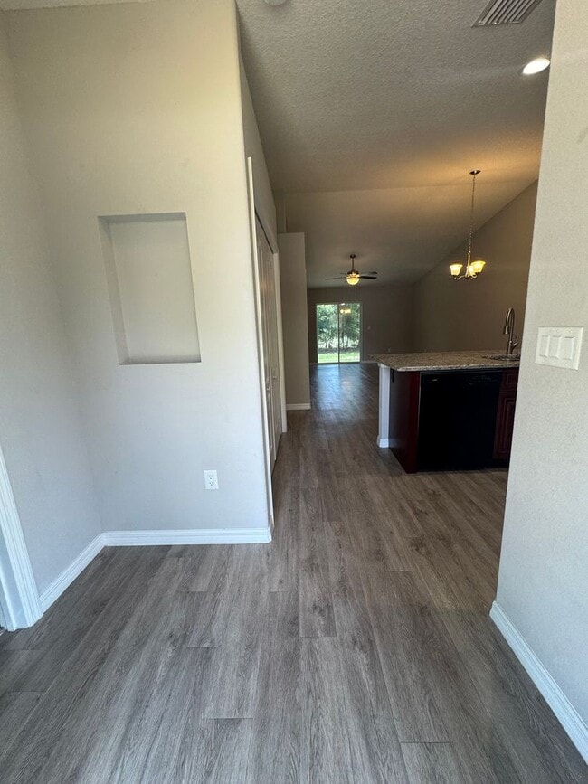 Building Photo - Charming 2BR/2BA Duplex in Citrus Springs - Peaceful Living Awaits!