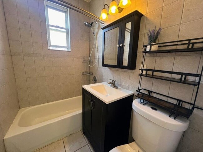 Building Photo - 1 bedroom in WOODSIDE NY 11377