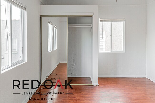 Building Photo - 456-460 Cowles