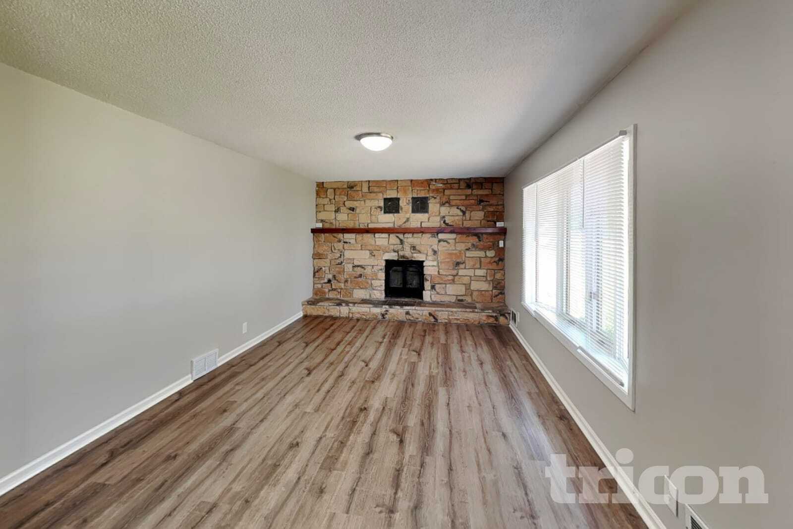 Building Photo - 1572 Pullman Ave