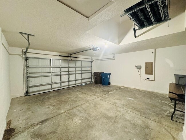 Building Photo - 1090 Woodlark Dr