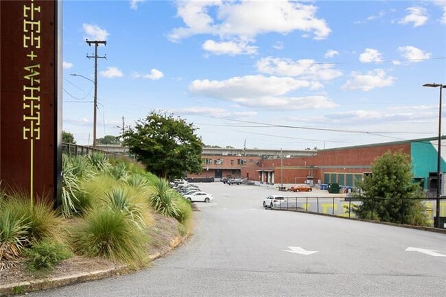 Building Photo - 1654 Westhaven Dr SW