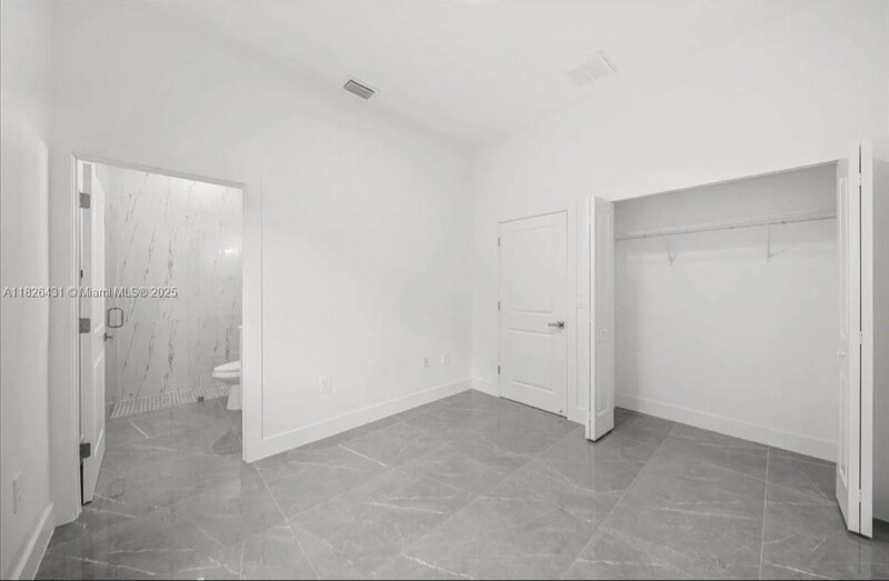 Building Photo - 134 Fox Ave