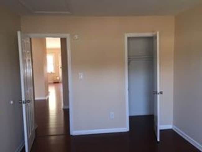 Building Photo - Cozy 1-Story Townhome in Campus East