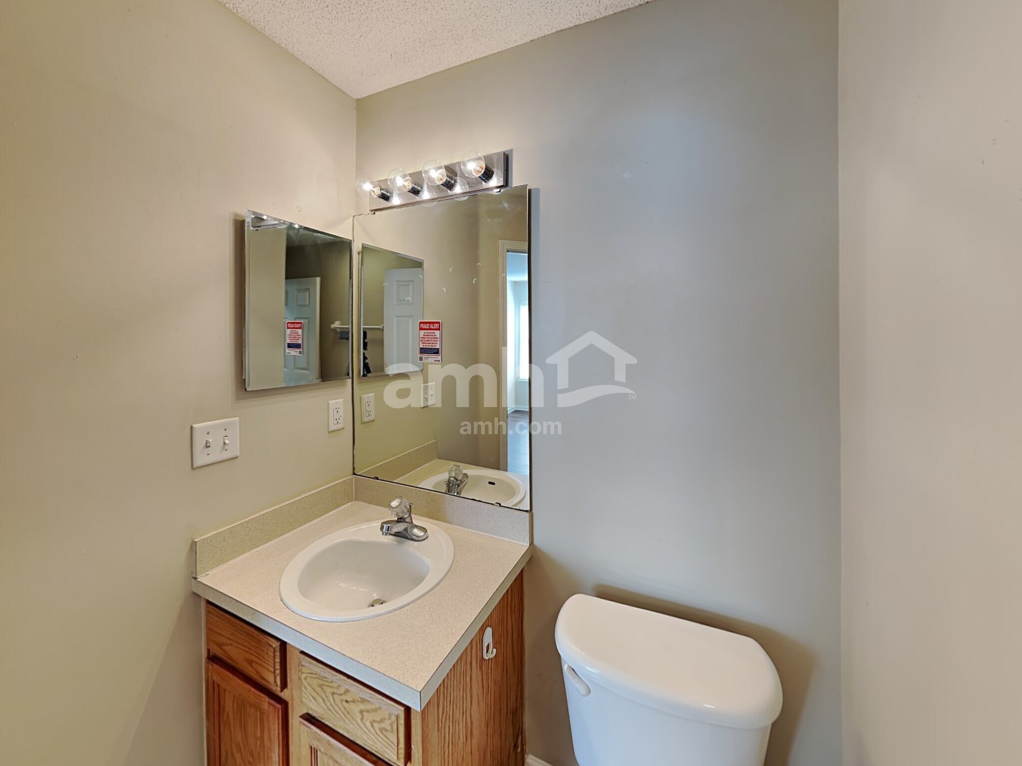 Building Photo - 11134 Lauren Oak Ln