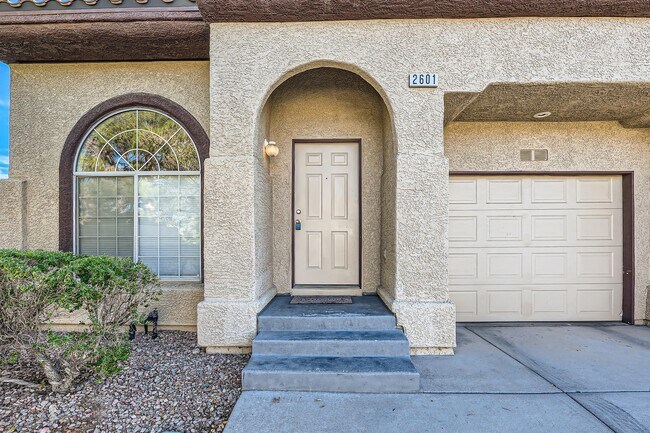 Building Photo - 2601 Twin Pines Ave