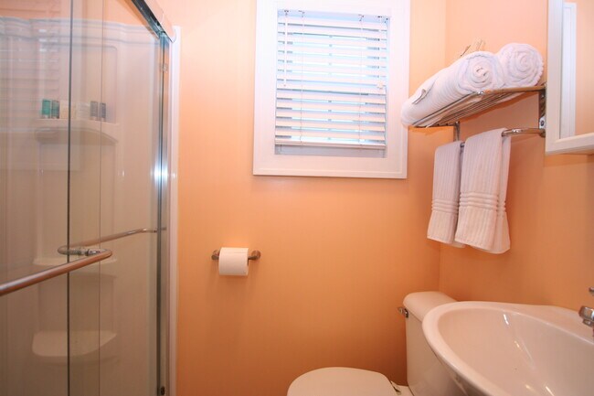 Building Photo - 233 Garfield Ave SW