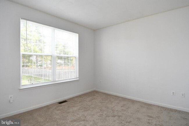 Building Photo - 3082 American Eagle Blvd