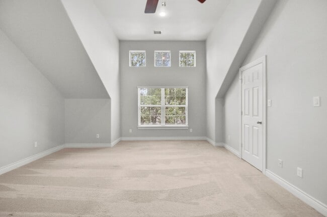 Building Photo - $500 OFF 1st Month's RENT! Gated Serenity ...