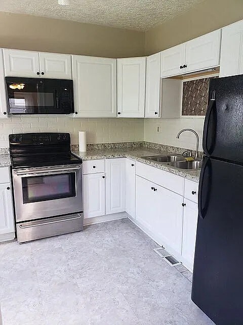 Kitchen - 303 E 21st St
