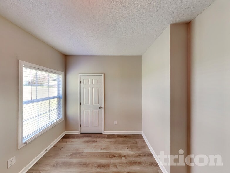 Building Photo - 114 Arbor Chase Pkwy