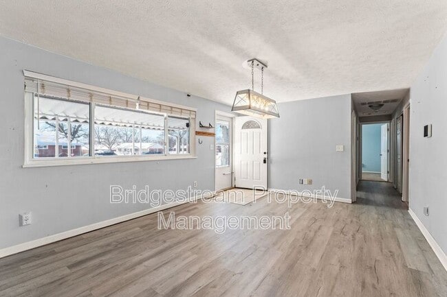 Building Photo - 5912 Bavaria Pl