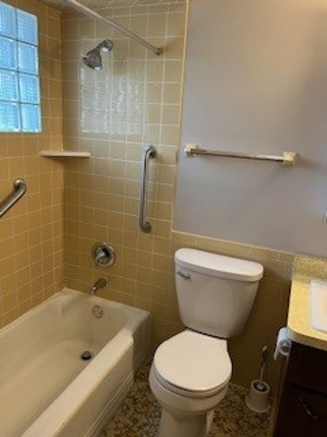 Building Photo - Charming 3 Bedroom, 1.5 Bath Home on the S...