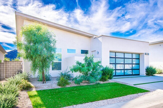Building Photo - 77467 Huntley Dr